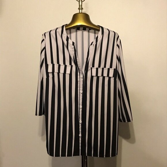No Brand. Sz XL. Black and White Polyester Stripe Shirt. 1/2 Tab Sleeves. B20 - Picture 1 of 3